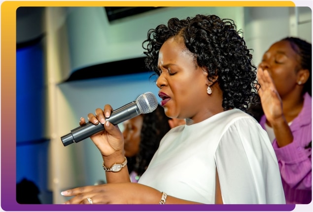 pastor-faith-praying